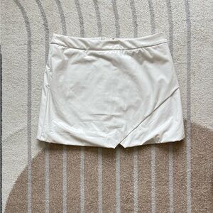 TCEC White Faux-Leather Mini Skort Large
